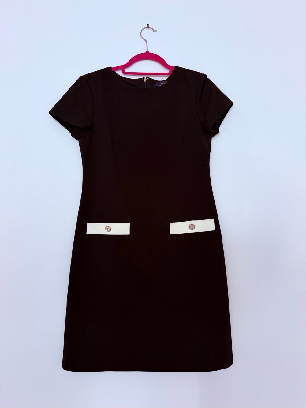 Tommy Hilfiger Black Short-Sleeve Shift Dress with White Pocket Trim